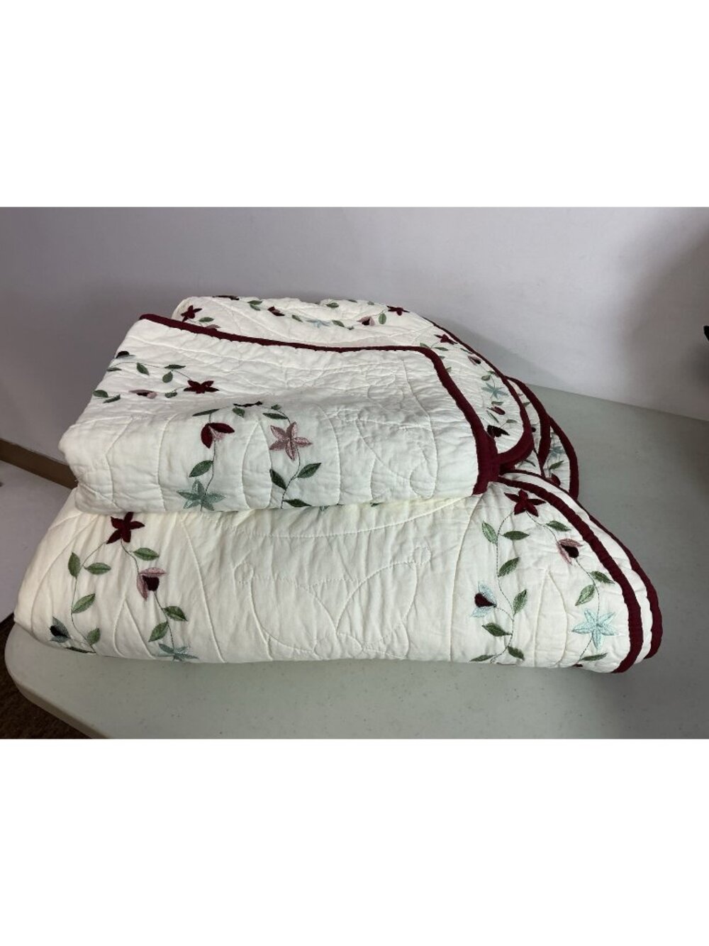 Jc Penney Ivory Floral Embroidered Quilted Bedspread Quilt Double Size + Sham